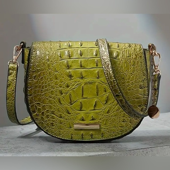 Stylish Crocodile Pattern Vogue Crossbody Bag - Picture 3 of 5